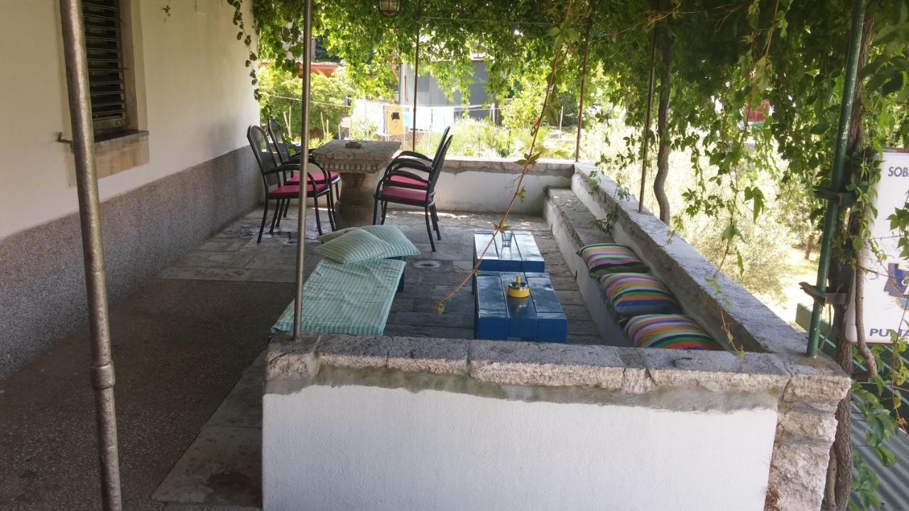 Pape Punat Exterior foto