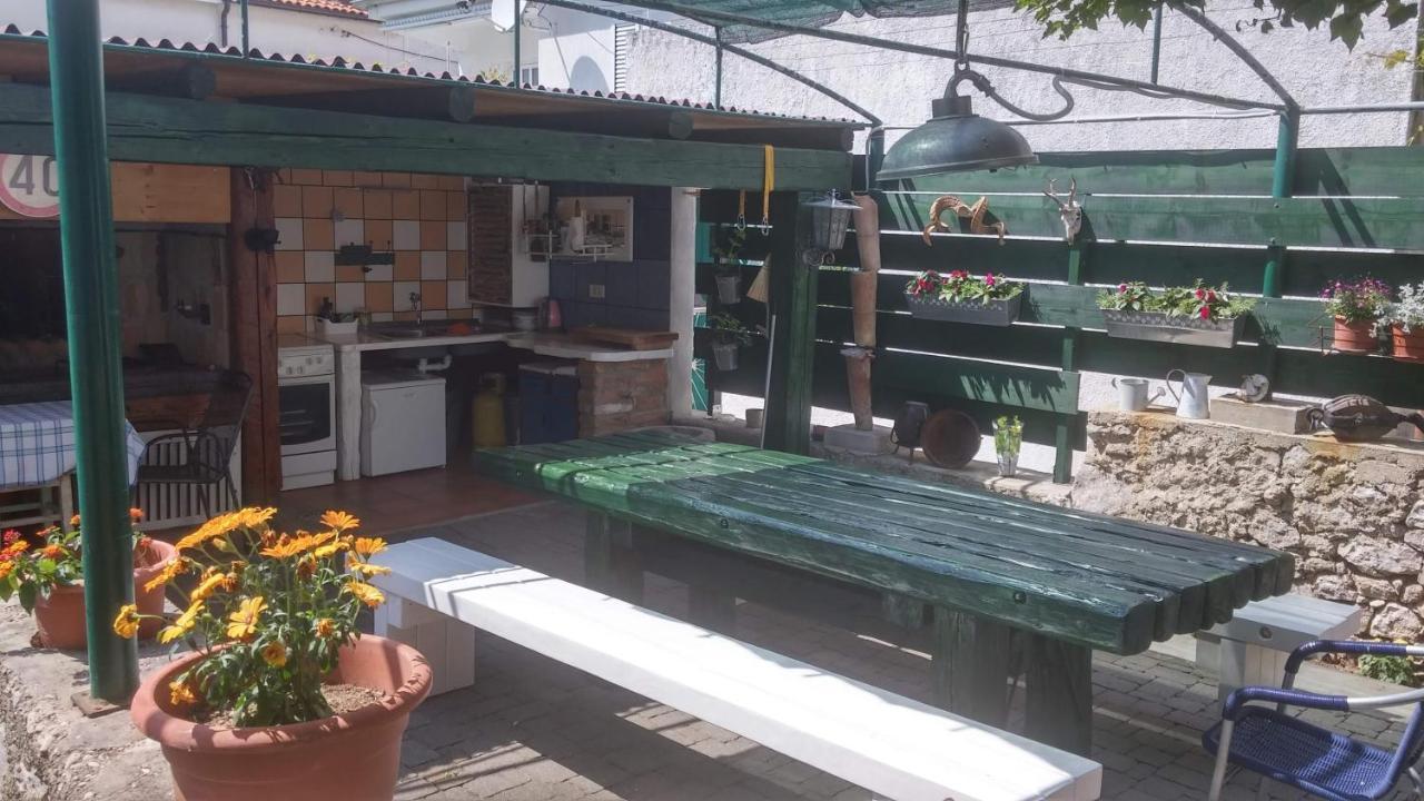 Pape Punat Exterior foto