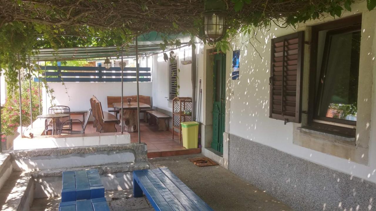 Pape Punat Exterior foto