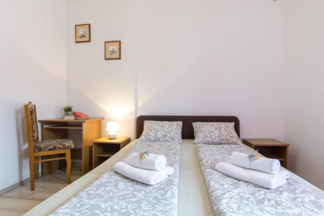 Pape Punat Exterior foto