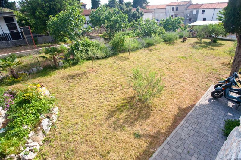 Pape Punat Exterior foto
